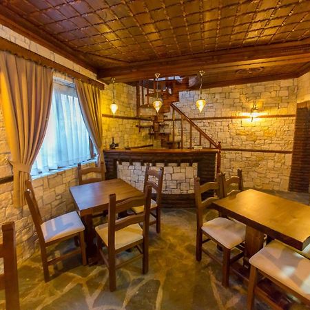 Heraklis Hotel Берат Екстериор снимка