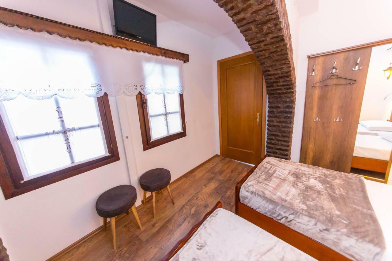 Heraklis Hotel Берат Екстериор снимка