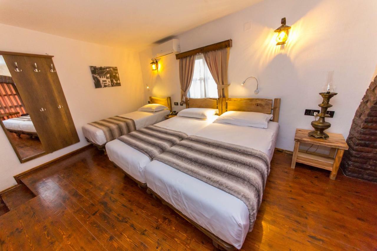 Heraklis Hotel Берат Екстериор снимка
