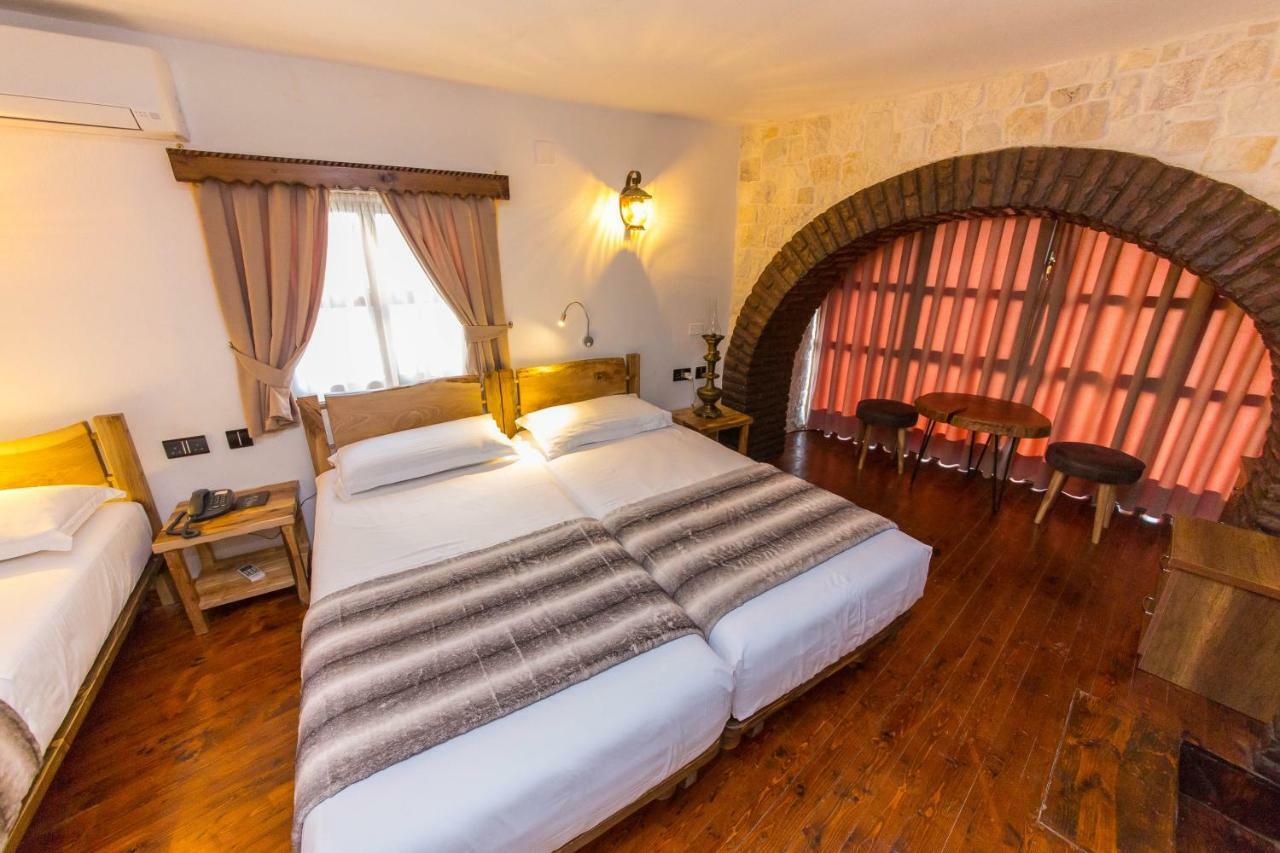 Heraklis Hotel Берат Екстериор снимка